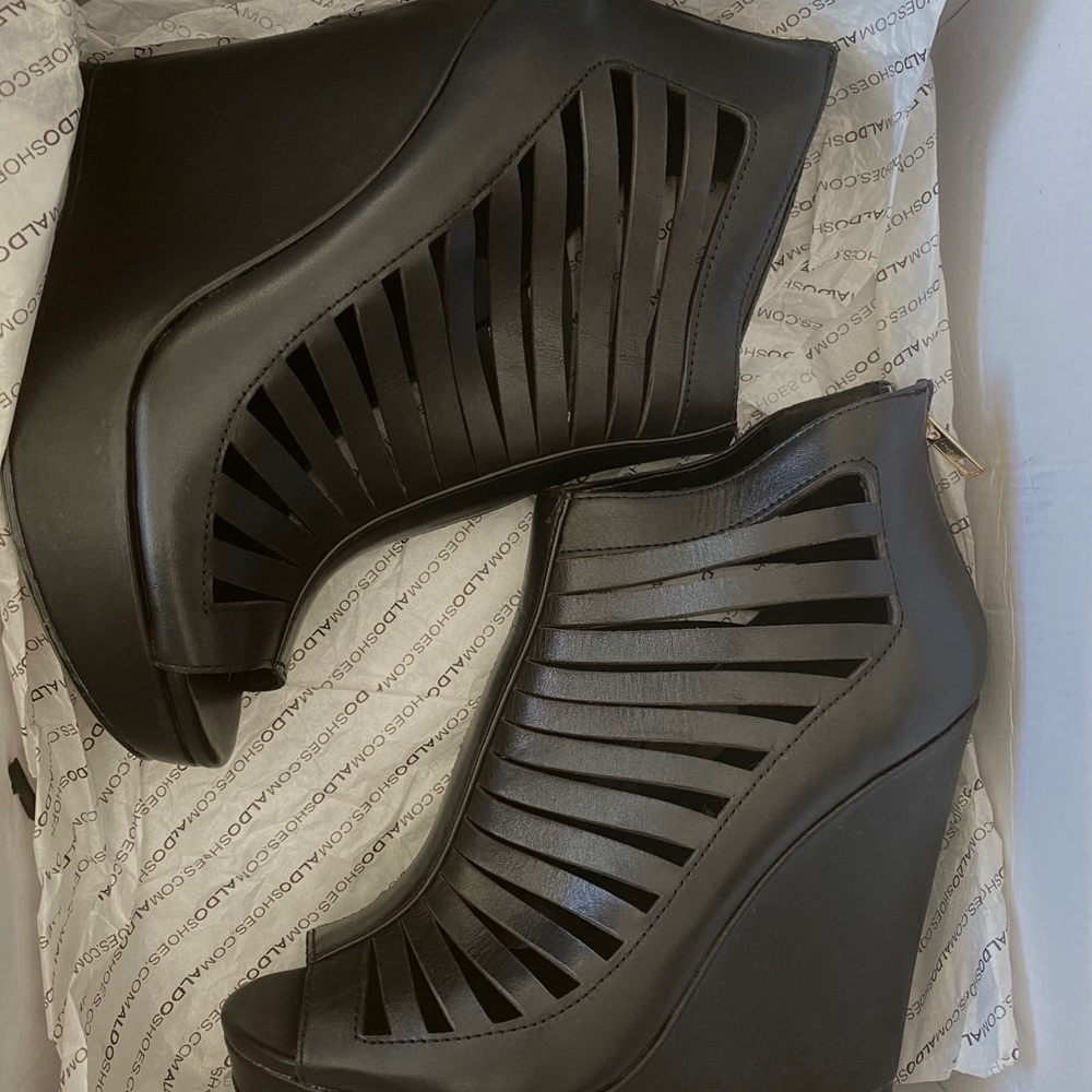 ALDO OCENAMA  black wedge heels - Picture 5 of 5